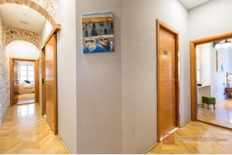 019 2035 309 Split Exclusive opportunity in the city centre accomodation with six rooms for sale