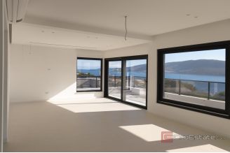 013 2031 220 trogir penthouse with open sea view for sale