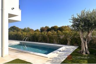 014 1021 37 Krk Modern house with pool for sale