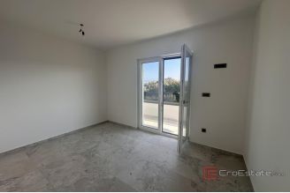 014 1021 37 Krk Modern house with pool for sale