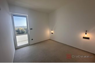 014 1021 37 Krk Modern house with pool for sale