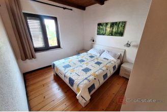 014 1021 38 Krk House with a pool near the sea for sale