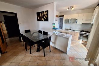 014 1021 38 Krk House with a pool near the sea for sale
