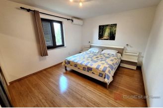014 1021 38 Krk House with a pool near the sea for sale