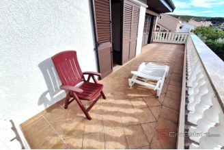 014 1021 38 Krk House with a pool near the sea for sale