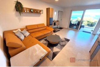 011 1021 40 Krk Two bedroom apartment near the sea for sale