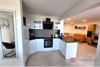 011 1021 40 Krk Two bedroom apartment near the sea for sale