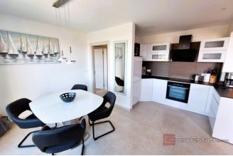 011 1021 40 Krk Two bedroom apartment near the sea for sale