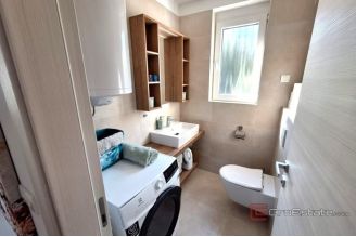 011 1021 40 Krk Two bedroom apartment near the sea for sale