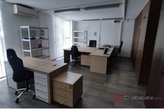 005 2026 115 Split Area Stobrec Office space for sale