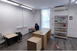 005 2026 115 Split Area Stobrec Office space for sale