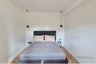 008 2047 114 Kastel Luksic Two bedroom apartment with a garden for sale