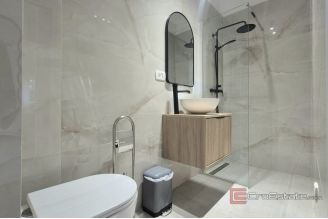008 2047 114 Kastel Luksic Two bedroom apartment with a garden for sale