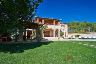 010 1014 48 Porec Stone villa with pool and garden for sale