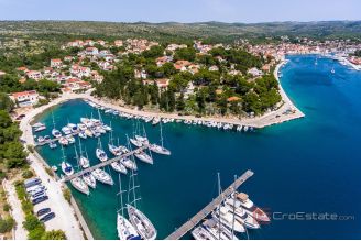 006 5452 30 Brac Dalmatian stone terraced house with sea view for sale