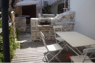 006 5452 30 Brac Dalmatian stone terraced house with sea view for sale