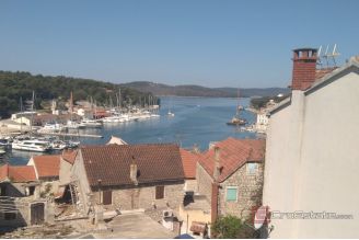 006 5452 30 Brac Dalmatian stone terraced house with sea view for sale