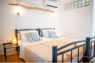 010 2051 52 Hvar Stone house in a picturesque location for sale