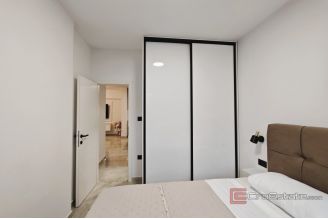 012 2051 53 Split Znjan Modern and fully renovated apartment for sale