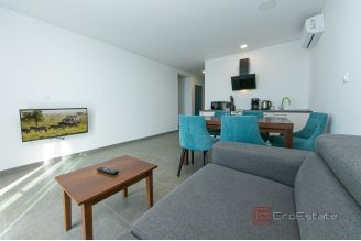 009 1031 01 Makarska Two bedroom apartment with sea view for sale