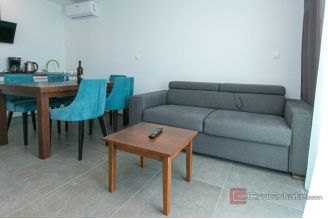 009 1031 01 Makarska Two bedroom apartment with sea view for sale