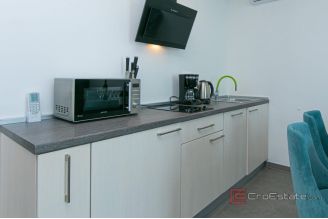 009 1031 01 Makarska Two bedroom apartment with sea view for sale