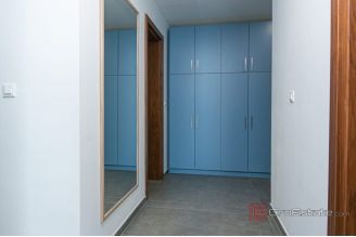 009 1031 01 Makarska Two bedroom apartment with sea view for sale