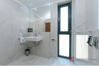 009 1031 01 Makarska Two bedroom apartment with sea view for sale