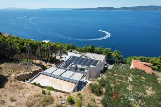 009 1031 01 Makarska Two bedroom apartment with sea view for sale