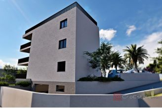 010 2035 315 Ciovo Modern two bedroom apartment for sale