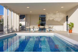 017 5455 30 Rogoznica Villa with pool near the beach for sale