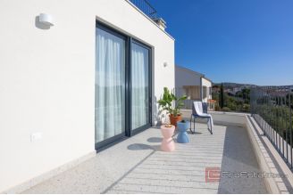 017 5455 30 Rogoznica Villa with pool near the beach for sale