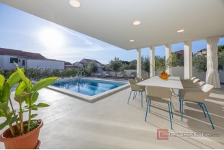 017 5455 30 Rogoznica Villa with pool near the beach for sale