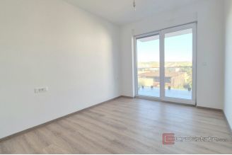 007 2049 115 Ciovo Two bedroom apartment in a new building for sale