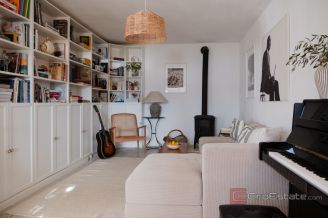 018 2052 97 Peljesac House with sea view for sale