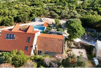 019 2052 97 Peljesac House sea view for sale