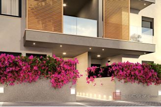 004 2046 136 Split Modern one bedroom apartment in a new building for sale