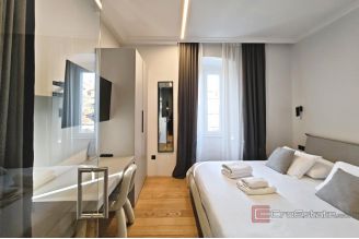 020 2051 54 split center apartment units for sale