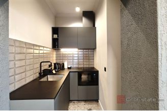 020 2051 54 split center apartment units for sale