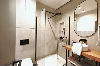 020 2051 54 split center apartment units for sale