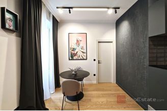 020 2051 54 split center apartment units for sale