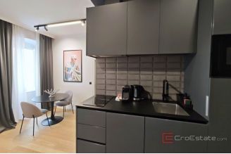 020 2051 54 split center apartment units for sale