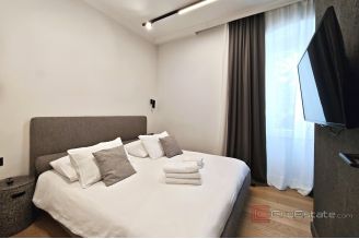 020 2051 54 split center apartment units for sale