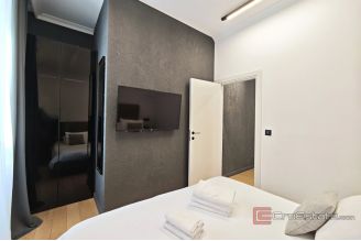 020 2051 54 split center apartment units for sale