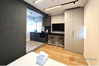 020 2051 54 split center apartment units for sale