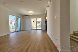 012 1030 03 Losinj House with a sea view for sale