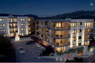 004 2046 141 Split One bedroom apartment with a spacious garden for sale