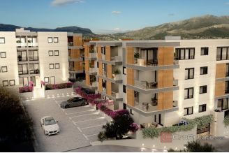 004 2046 143 Split Studio apartment with a garden for sale