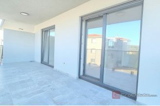 008 2047 116 Ciovo Penthouse with roof terrace for sale