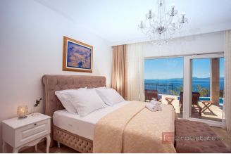 007 2049 83 Omis Villa with pool and an open sea view for sale